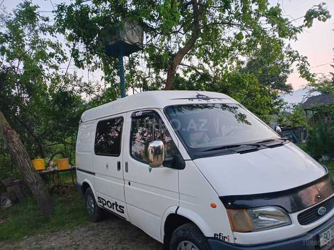 Ford Transit-3