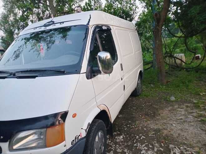 Ford Transit-4