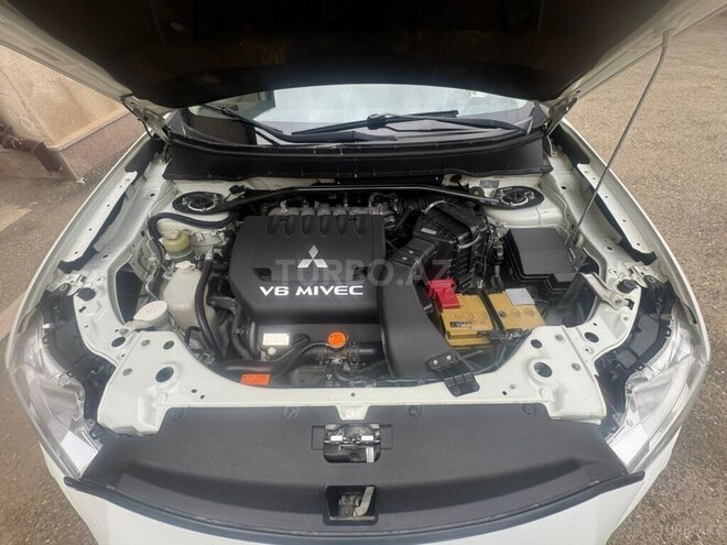 Mitsubishi Outlander-6