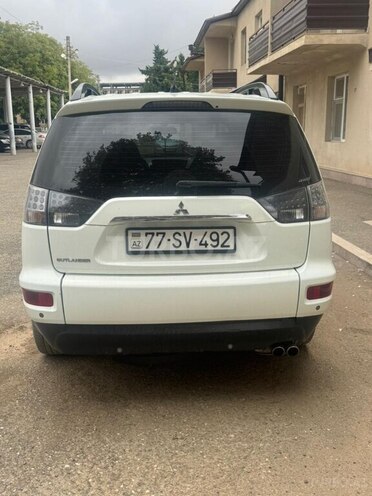 Mitsubishi Outlander-2