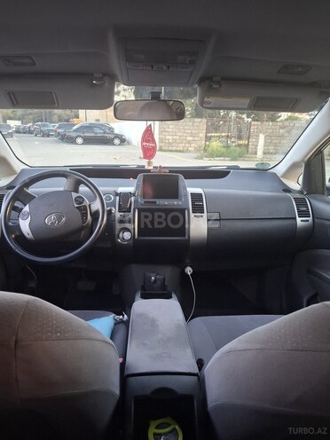Toyota Prius-3