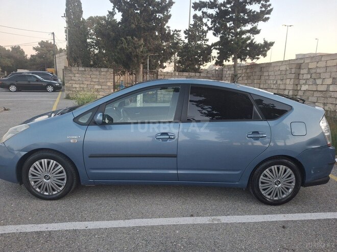 Toyota Prius-2