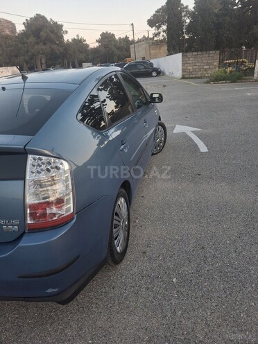 Toyota Prius-4