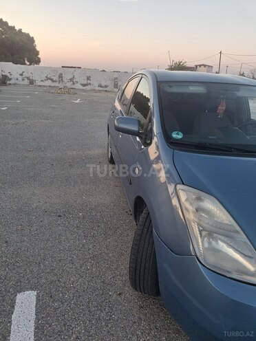 Toyota Prius-6