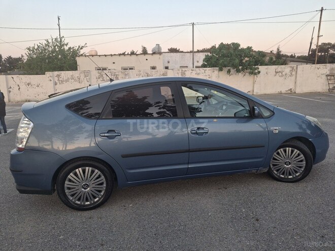 Toyota Prius-5