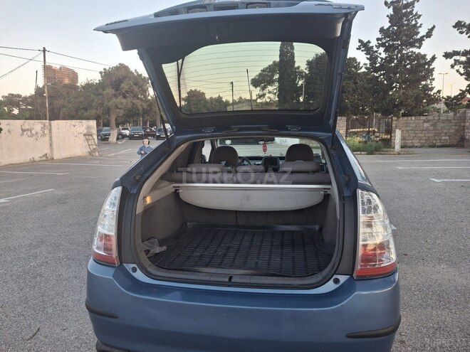 Toyota Prius-13