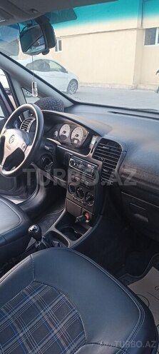 Opel Zafira-10