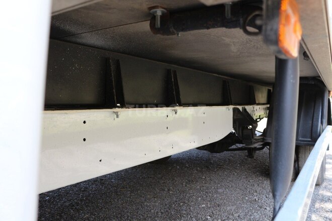 Ford Transit-10