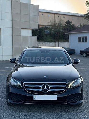 Mercedes E 220 d-2