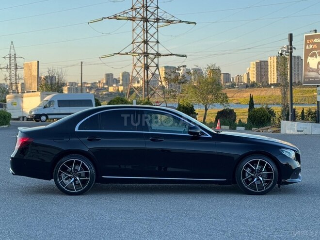 Mercedes E 220 d-6