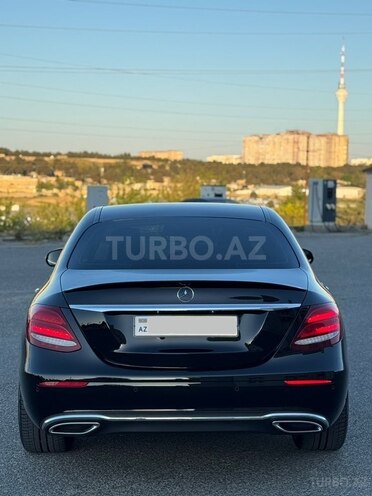 Mercedes E 220 d-4
