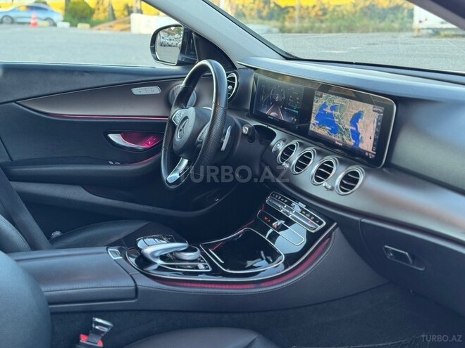 Mercedes E 220 d-11