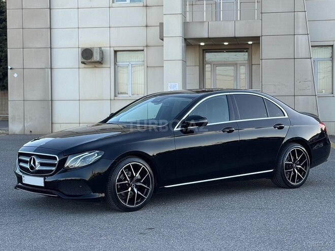 Mercedes E 220 d-3
