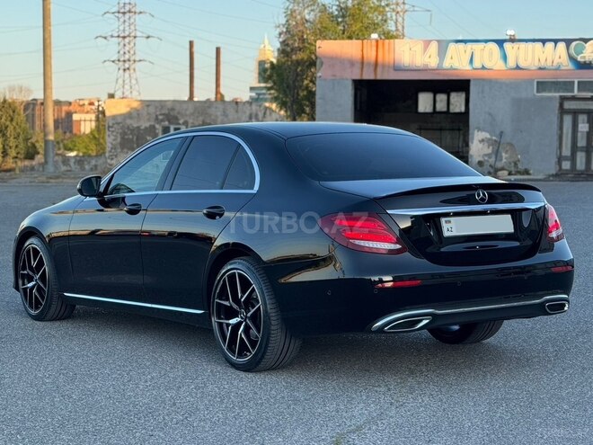 Mercedes E 220 d-5