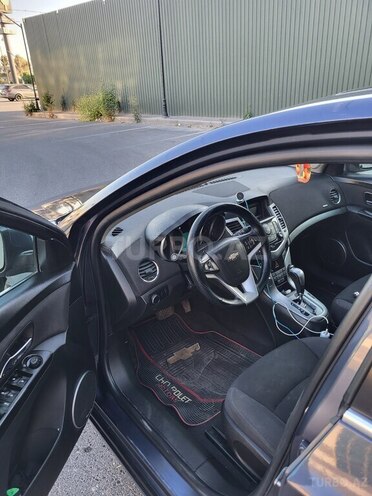 Chevrolet Cruze-9