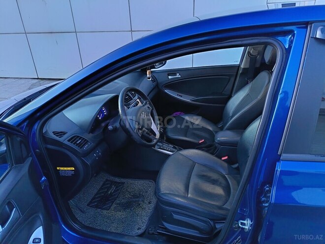 Hyundai Accent-3