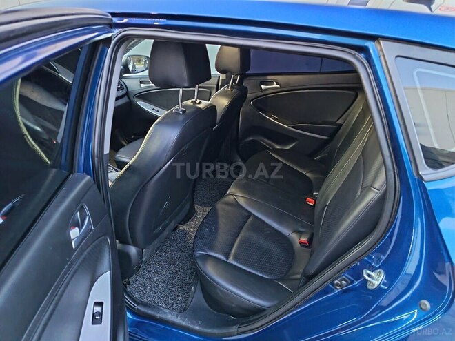 Hyundai Accent-4