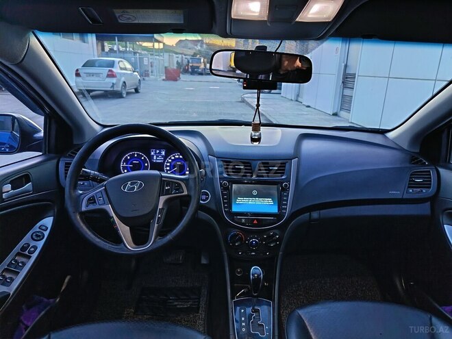 Hyundai Accent-5