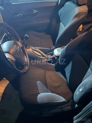Toyota Auris-7