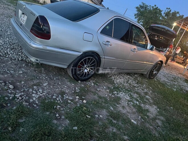 Mercedes C 240-6