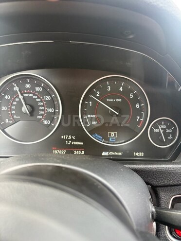 BMW 330e-14