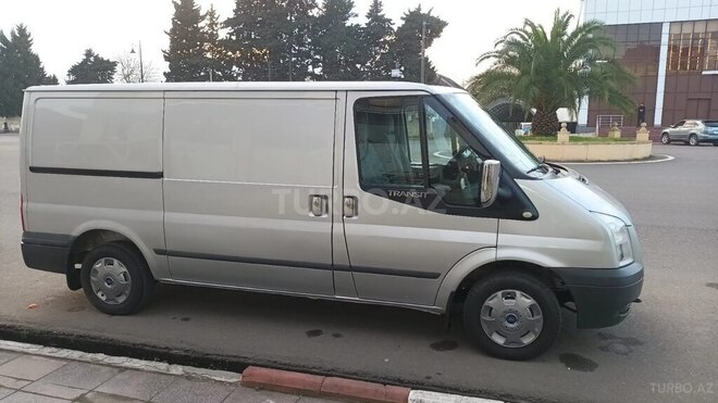 Ford Transit-3