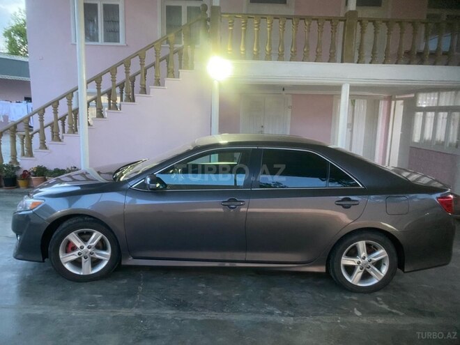 Toyota Camry-6