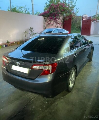 Toyota Camry-10