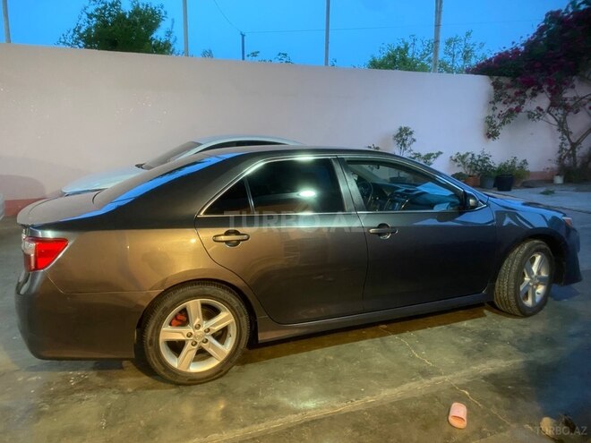 Toyota Camry-11