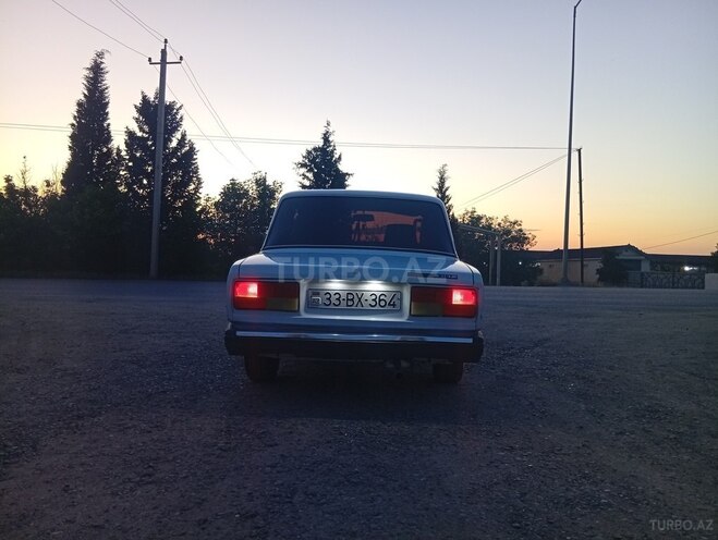 LADA (VAZ) 2107-2