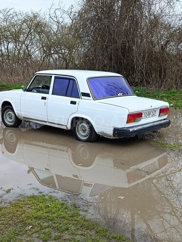 LADA (VAZ) 2107-2