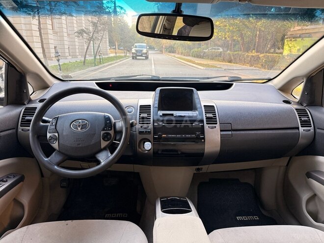 Toyota Prius-13