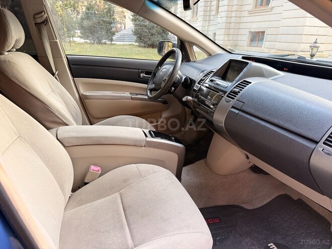 Toyota Prius-9