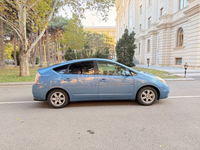 Toyota Prius-7