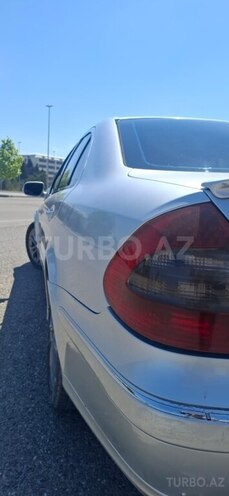 Mercedes E 270-15