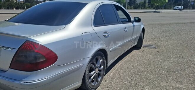 Mercedes E 270-16