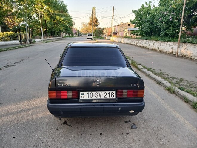 Mercedes 190-2