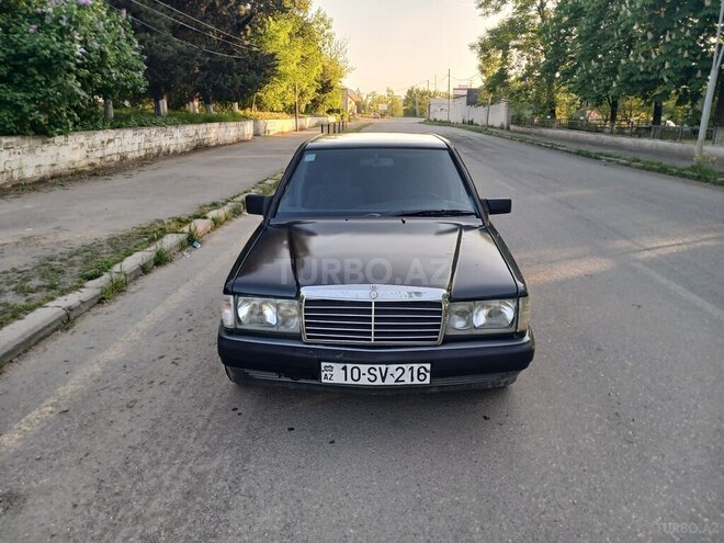 Mercedes 190-4