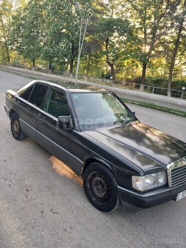 Mercedes 190-9
