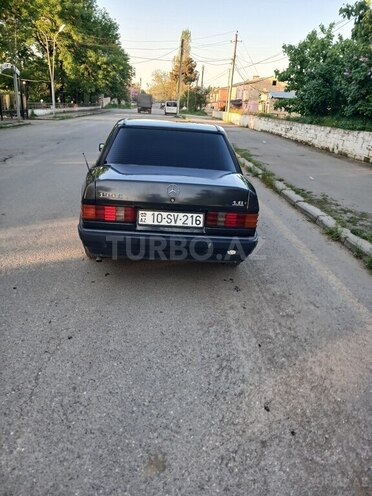Mercedes 190-11