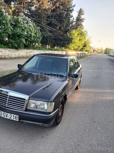 Mercedes 190-12