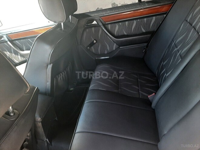 Mercedes 220 E-7