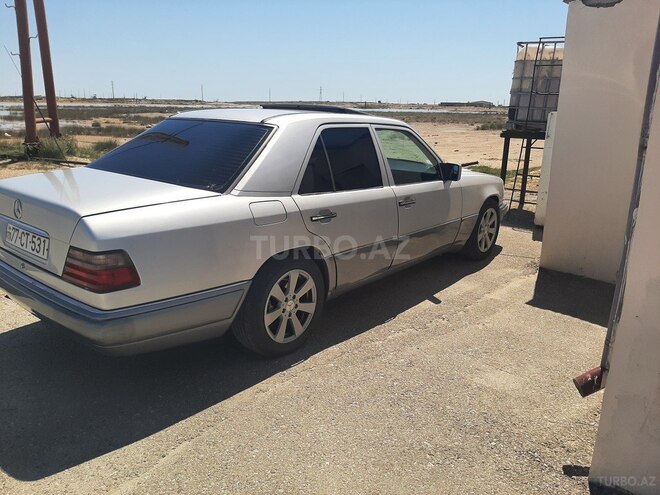 Mercedes 220 E-4