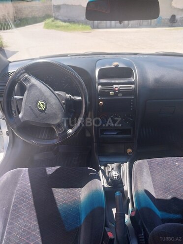 Opel Astra-10