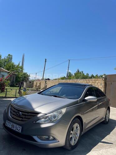 Hyundai Sonata-2