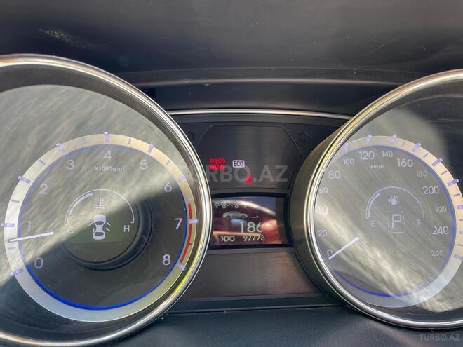 Hyundai Sonata-4