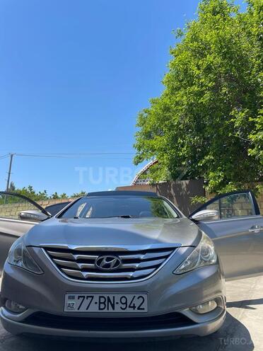 Hyundai Sonata-1