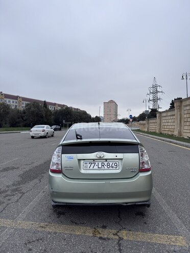 Toyota Prius-4