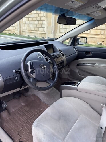 Toyota Prius-7