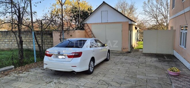 Toyota Camry-3